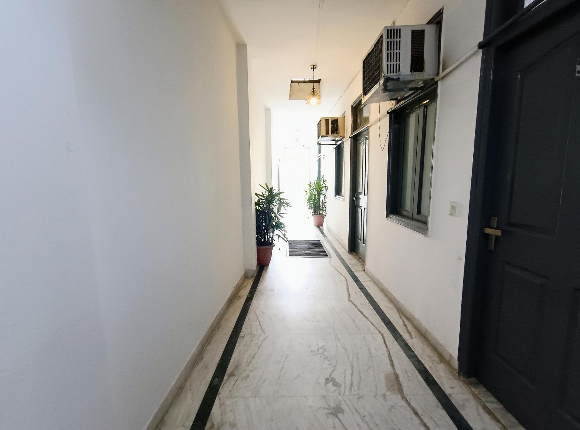 Hotel Hauz Khas Fort View ニューデリー エクステリア 写真