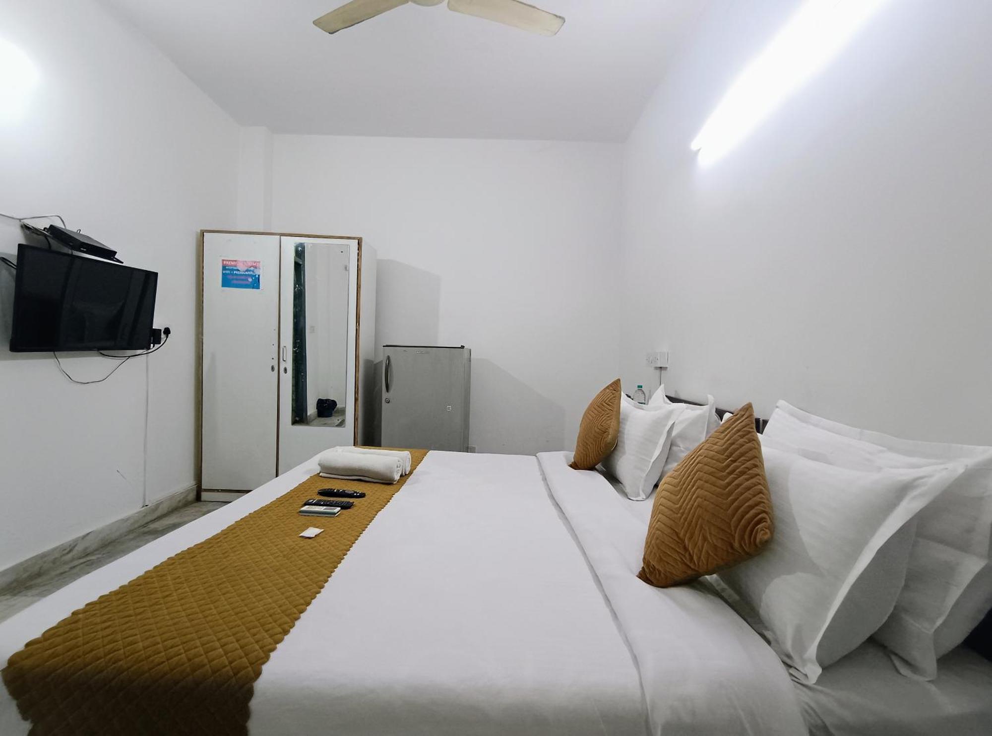 Hotel Hauz Khas Fort View ニューデリー エクステリア 写真