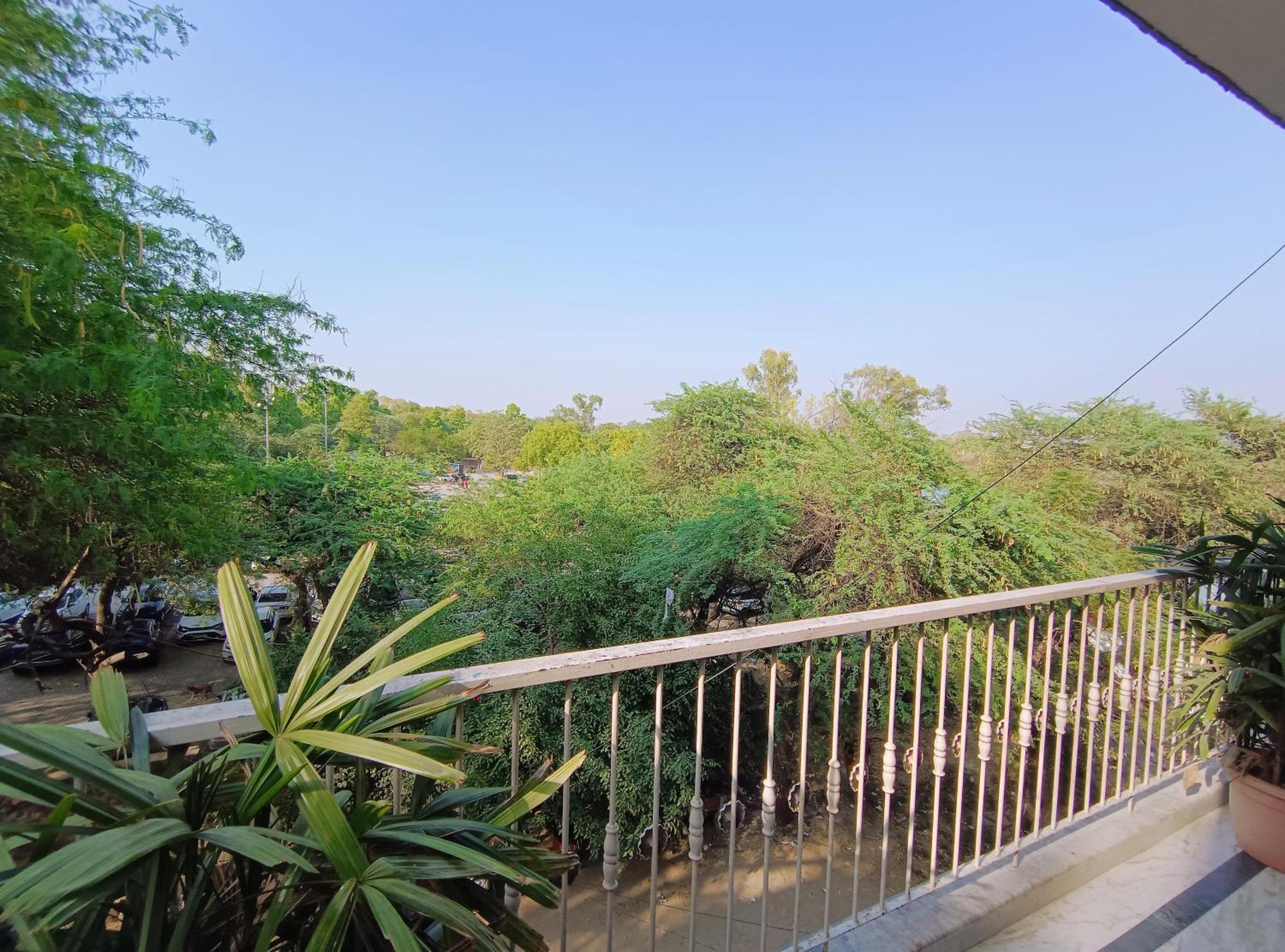 Hotel Hauz Khas Fort View ニューデリー エクステリア 写真