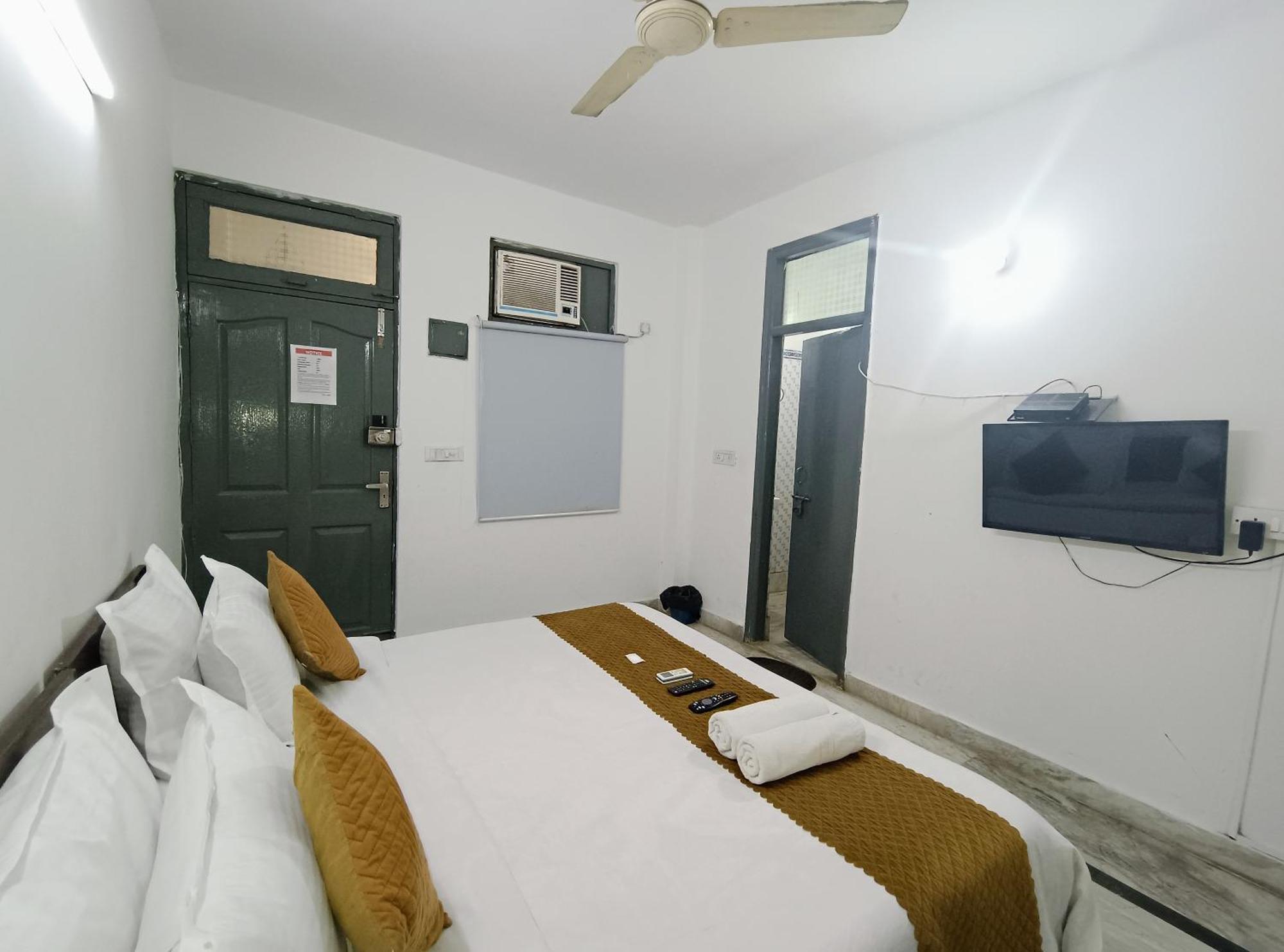 Hotel Hauz Khas Fort View ニューデリー エクステリア 写真