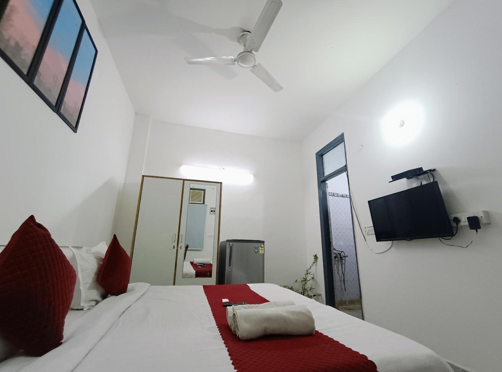 Hotel Hauz Khas Fort View ニューデリー エクステリア 写真