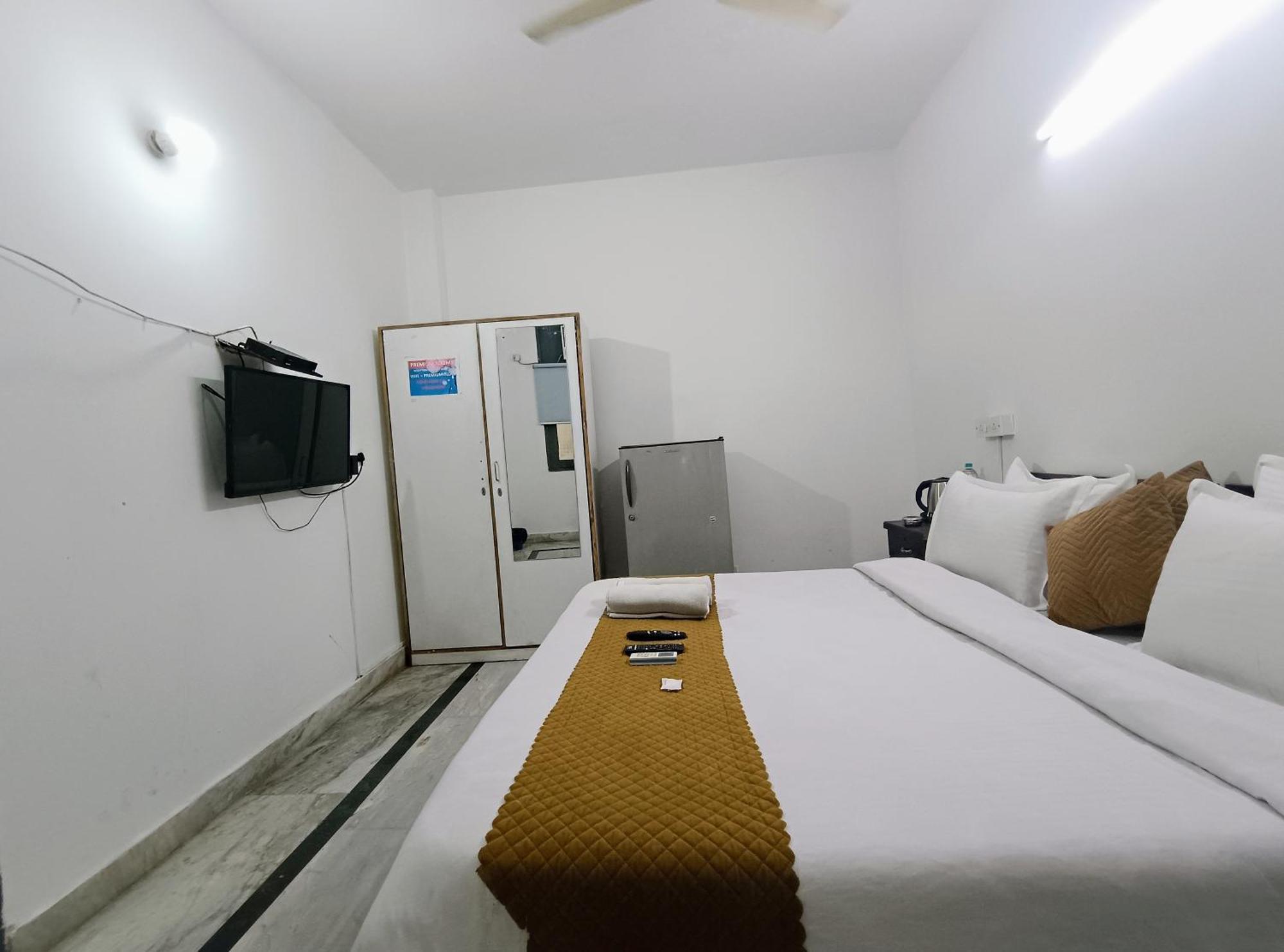 Hotel Hauz Khas Fort View ニューデリー エクステリア 写真