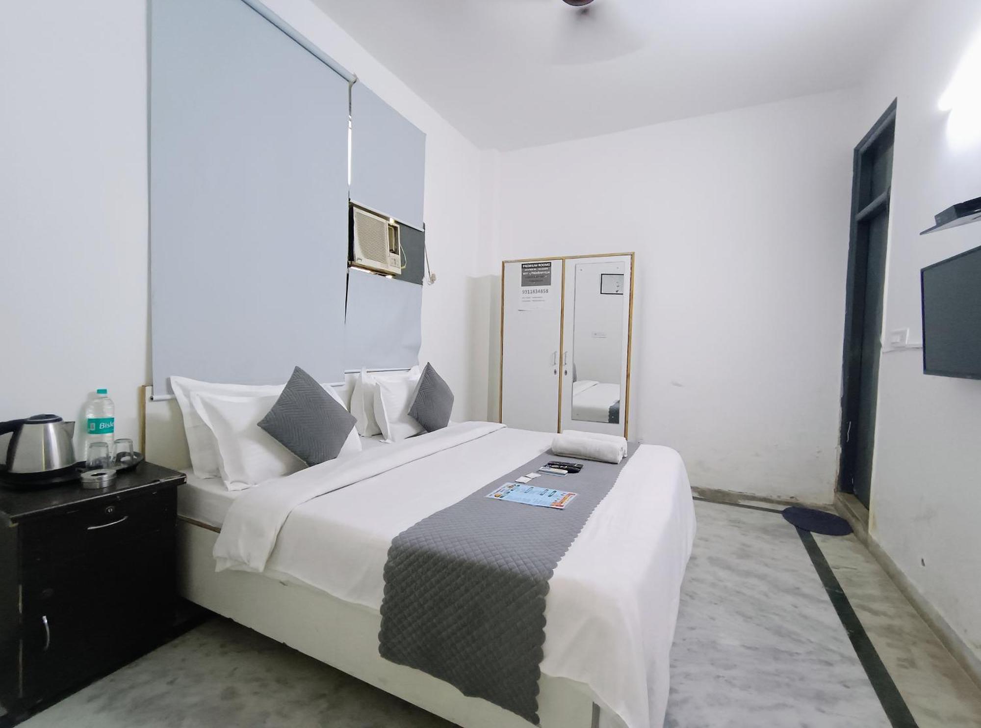 Hotel Hauz Khas Fort View ニューデリー エクステリア 写真