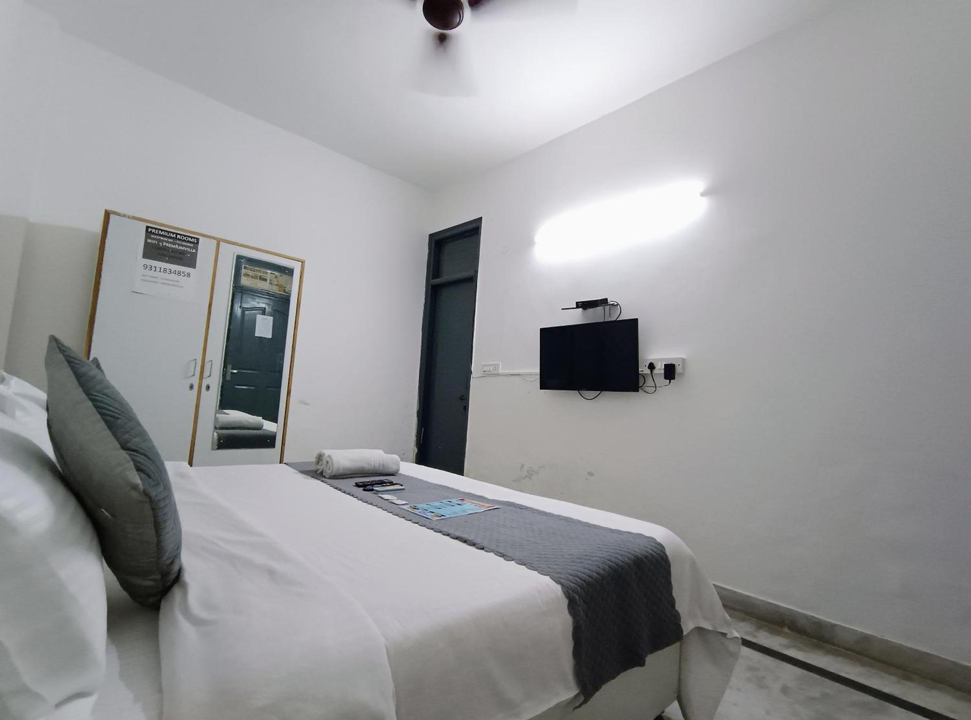 Hotel Hauz Khas Fort View ニューデリー エクステリア 写真